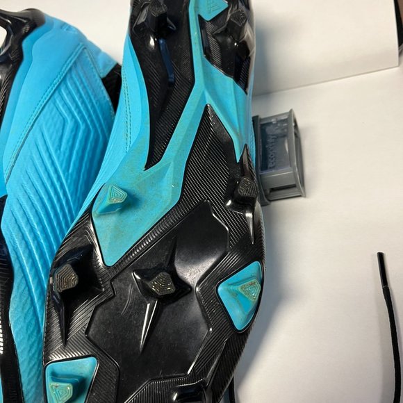 Adidas Predator Soccer shoes (Men's size 10) - Picture 5 of 5